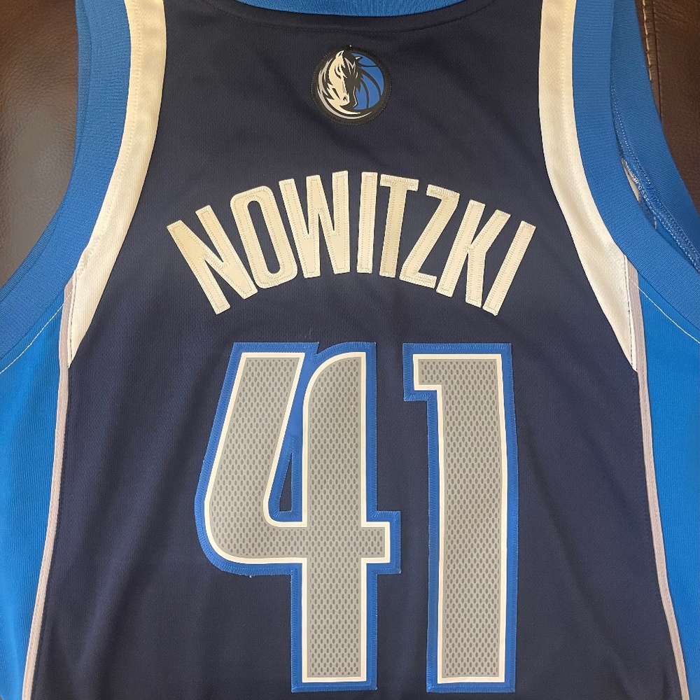 Dallas Mavericks dirk nowitzki jersey